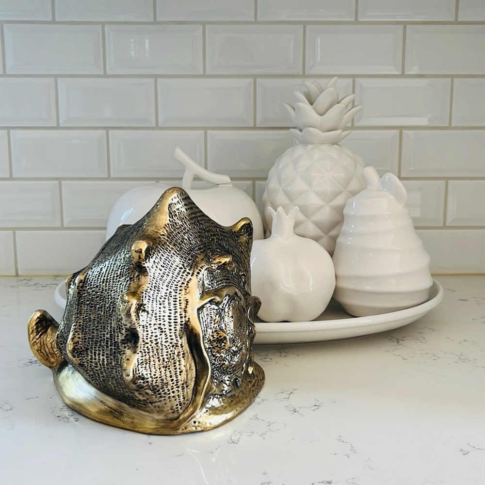 Place & Time Large Ceramic Conch Shell Gold - Picture 2 of 15